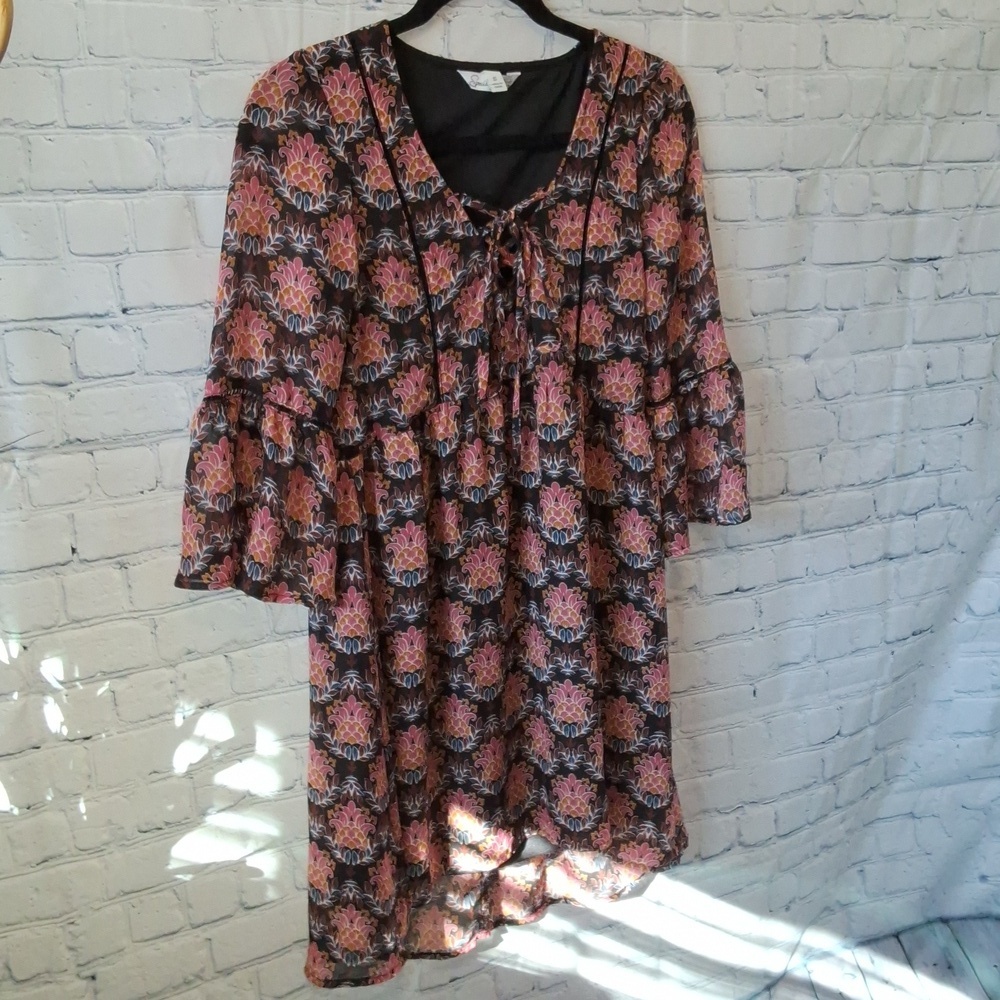 BOHO FLOWY DRESS BY SPEECHLESS SIZE SMALL